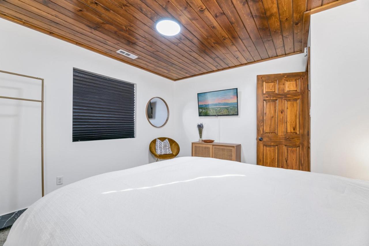 Yellow Pine Lodge - Charming Cottage Style Cabin With Peak-A-Boo Lake And Mountain Views Біг-Бер-Лейк Екстер'єр фото